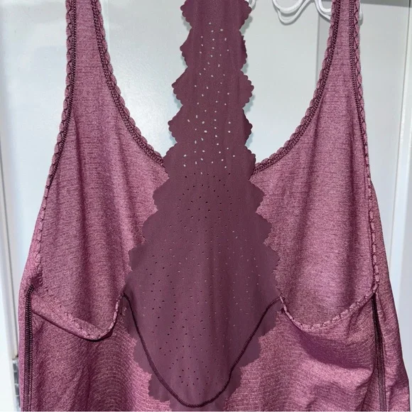 Lululemon Athletica Women’s 105 Singlet SE Lasercut Heathered BordeauxDrama Sz 6 - Picture 3 of 11